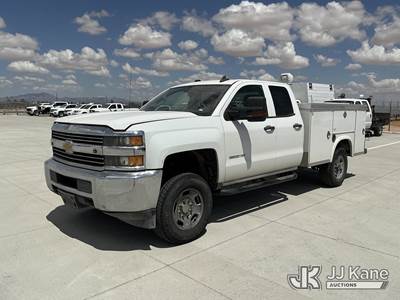 2015 Chevrolet Silverado 2500HD 4x4 Extended-Cab Service Truck