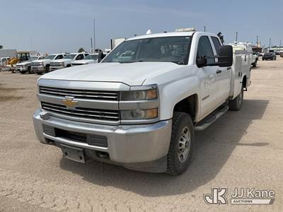 2015 Chevrolet Silverado 2500HD 4x4 Extended-Cab Service Truck