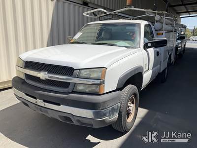 2003 Chevrolet Silverado 2500HD Enclosed Service Truck