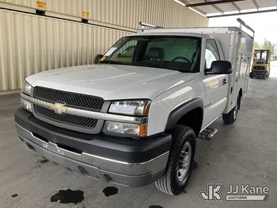 2004 Chevrolet Silverado 2500HD Enclosed Service Truck