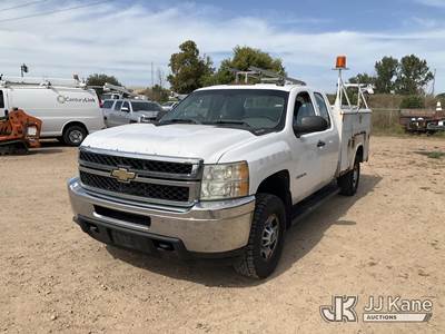 2011 Chevrolet Silverado 2500HD Extended-Cab Service Truck