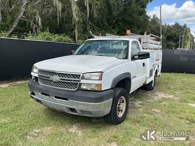 2005 Chevrolet Silverado 2500HD Service Truck