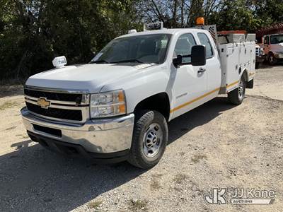 2013 Chevrolet Silverado 2500HD 4x4 Extended-Cab Service Truck