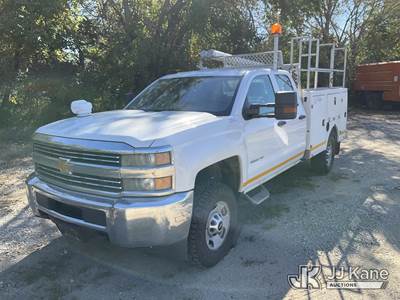 2015 Chevrolet Silverado 2500HD 4x4 Extended-Cab Service Truck