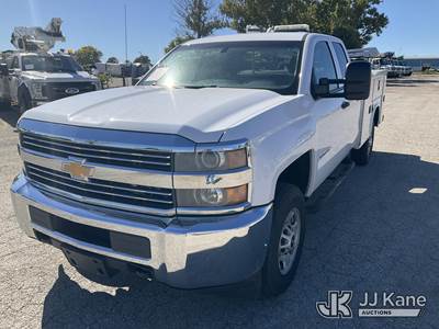 2015 Chevrolet Silverado 2500HD Extended-Cab Service Truck
