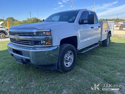 2015 Chevrolet Silverado 2500HD Extended-Cab Service Truck