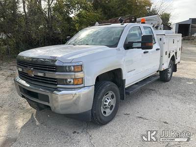 2015 Chevrolet Silverado 2500HD Extended-Cab Enclosed Service Truck