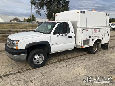 2003 Chevrolet Silverado 3500 Enclosed High-Top Service Truck