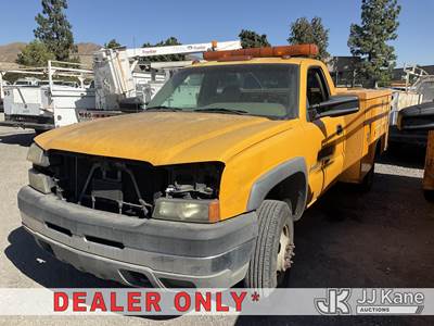 2003 Chevrolet Silverado 3500 Regular Cab 2WD Service Truck