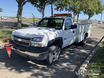 2005 Chevrolet Silverado 3500 Regular Cab 2WD Service Truck