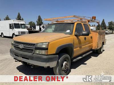 2005 Chevrolet Silverado 3500 Crew-Cab Service Truck