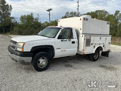 2003 Chevrolet Silverado 3500 Regular Cab Enclosed Service Truck