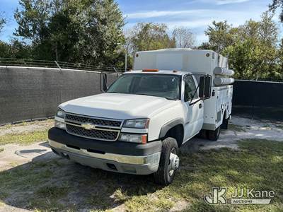 2005 Chevrolet Silverado 3500 Regular Cab Enclosed Service Truck