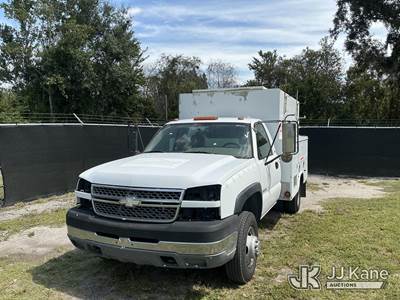 2005 Chevrolet Silverado 3500 Regular Cab Enclosed Service Truck