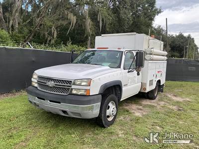 2005 Chevrolet Silverado 3500 Enclosed Service Truck
