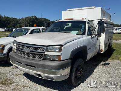 2005 Chevrolet Silverado 3500 Enclosed High-Top Service Truck
