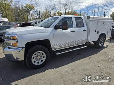 2015 Chevrolet Silverado 3500HD Extended-Cab Service Truck