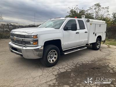 2015 Chevrolet Silverado 3500HD 4x4 Extended-Cab Enclosed Service Truck