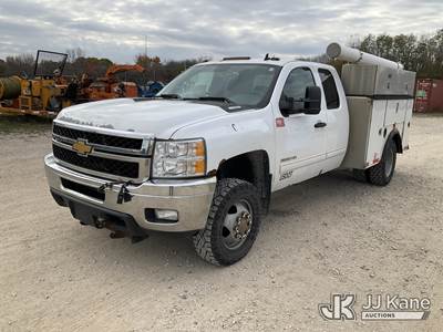2013 Chevrolet Silverado 3500HD Extended-Cab Service Truck
