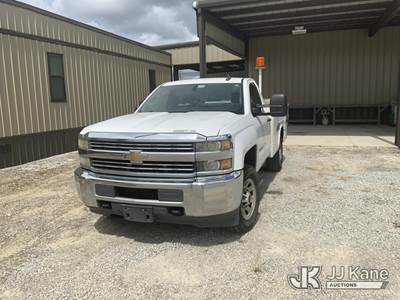 2015 Chevrolet Silverado 3500HD Enclosed Service Truck