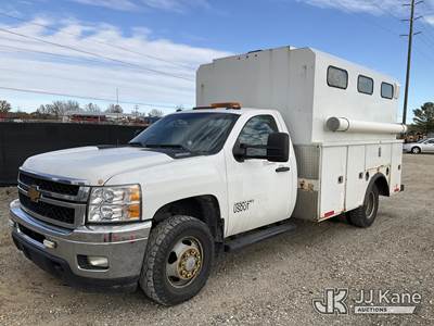 2013 Chevrolet Silverado 3500HD LT Long Box 4WD Enclosed High-Top Service Truck