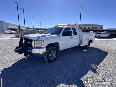 2009 Chevrolet Silverado 3500HD Work Truck Ext. Cab DRW 4WD Extended-Cab Service Truck