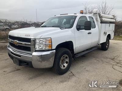 2010 Chevrolet Silverado 3500HD Work Truck Ext. Cab 2WD Extended-Cab Enclosed Service Truck