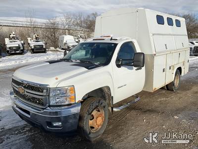 2012 Chevrolet Silverado 3500HD 4x4 Enclosed High-Top Service Truck