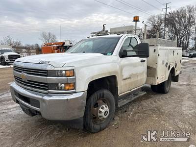 2015 Chevrolet Silverado 3500HD 4x4 Enclosed Service Truck