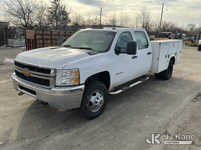2013 Chevrolet Silverado 3500HD Crew-Cab Service Truck
