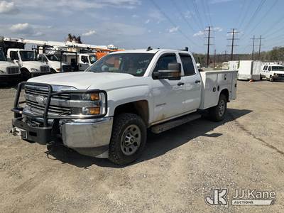 2017 Chevrolet Silverado 3500HD 4x4 Extended-Cab Service Truck