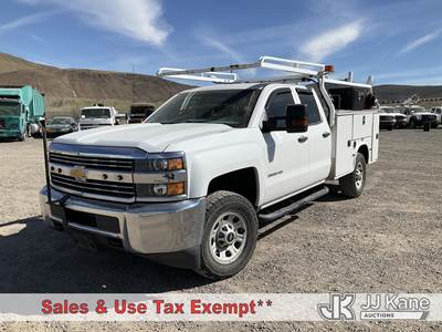 2015 Chevrolet Silverado 3500HD 4x4 Extended-Cab Service Truck