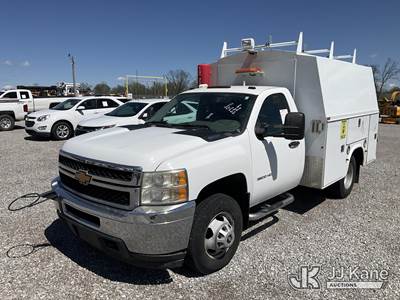 2013 Chevrolet Silverado 3500HD 4x4 Enclosed Service Truck