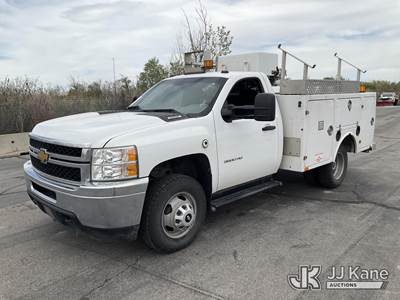 2013 Chevrolet Silverado 3500HD 4x4 Enclosed Service Truck