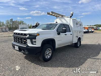 2021 Chevrolet Silverado 3500HD 4x4 Extended-Cab Enclosed High-Top Service Truck