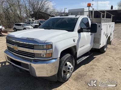 2015 Chevrolet Silverado 3500HD 4x4 Enclosed Service Truck