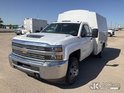 2017 Chevrolet Silverado 3500HD 4x4 Enclosed Service Truck
