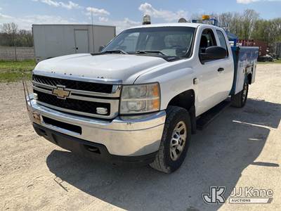 2011 Chevrolet Silverado 3500HD Work Truck Ext. Cab Long Box 4WD Extended-Cab Service Truck