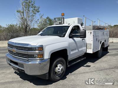 2015 Chevrolet Silverado 3500HD 4x4 Enclosed Service Truck