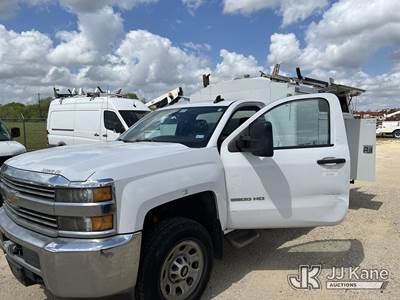 2015 Chevrolet Silverado 3500HD Enclosed Service Truck