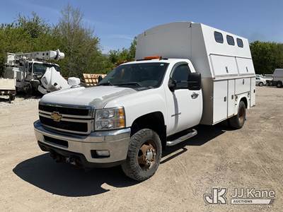 2012 Chevrolet Silverado 3500HD 4x4 Enclosed Service Truck