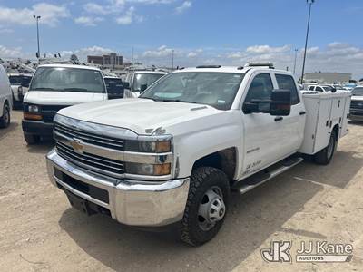 2015 Chevrolet Silverado 3500HD 4x4 Crew-Cab Service Truck