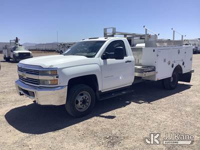 2015 Chevrolet Silverado 3500HD Enclosed Service Truck