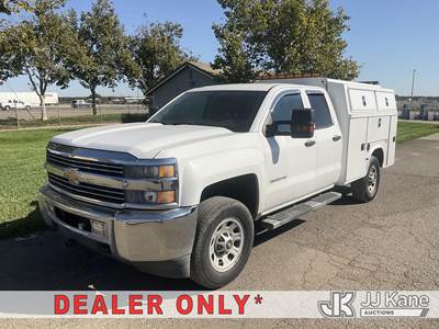 2016 Chevrolet Silverado 3500HD Extended-Cab Enclosed Service Truck