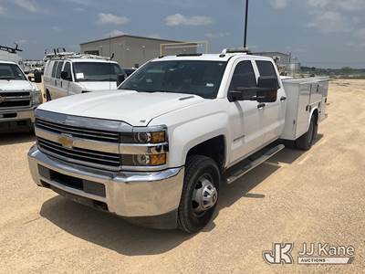 2015 Chevrolet Silverado 3500HD Crew-Cab Service Truck