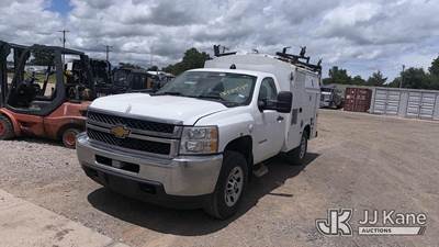 2013 Chevrolet Silverado 3500HD Enclosed Service Truck