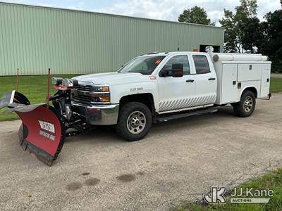 2017 Chevrolet Silverado 3500HD Extended-Cab Enclosed Service Truck