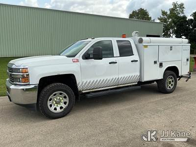 2015 Chevrolet Silverado 3500HD Extended-Cab Service Truck