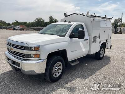 2015 Chevrolet Silverado 3500HD Enclosed Service Truck