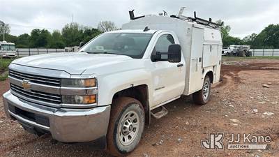 2015 Chevrolet Silverado 3500HD 4x4 Enclosed Service Truck